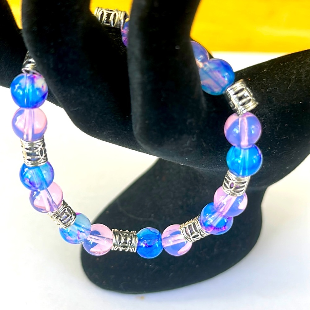 New Beautiful Ladies Beaded Bracelet Handmade in Light Blue & Lavender Beads